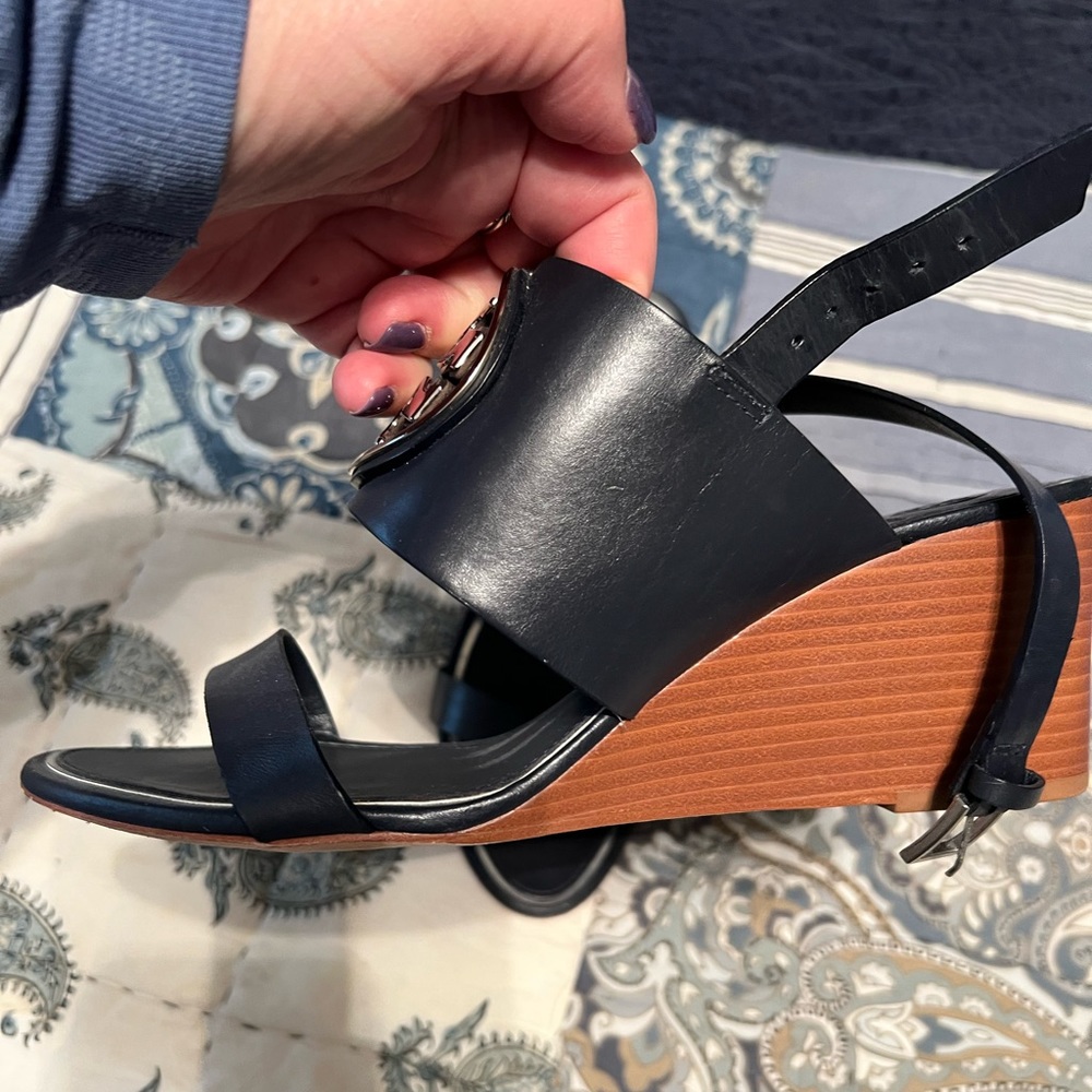 Tory Burch - navy wedge sandal with silver logo. Excellent condition. Size 9.5 - Picture 2 of 5